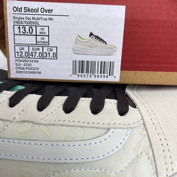 Vans Men’s Old Skool Over
Singles Day Multi/True Wh
VN0A7Q5E6GL
Sneaker Platform - Picture 16 of 16